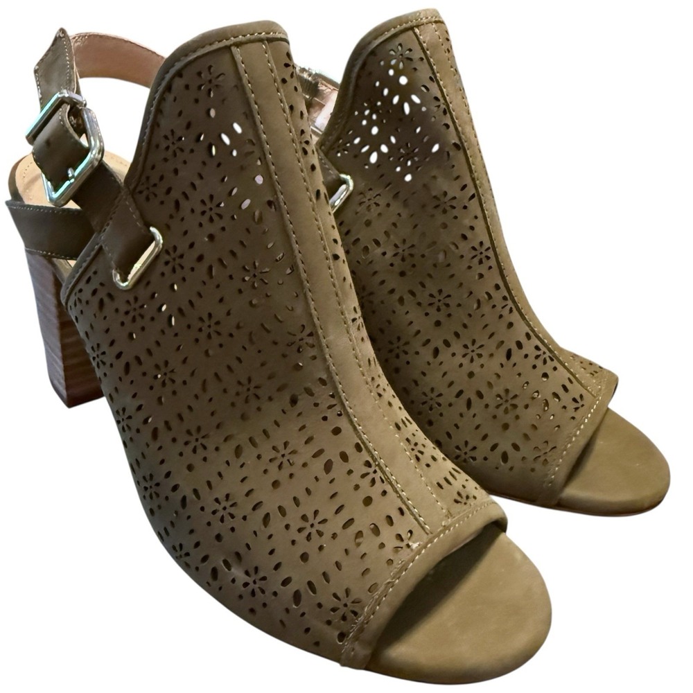 Antonio Melani NEW Laycee Heels 9M Olive Green Leather Cutout Block Sandals Boho